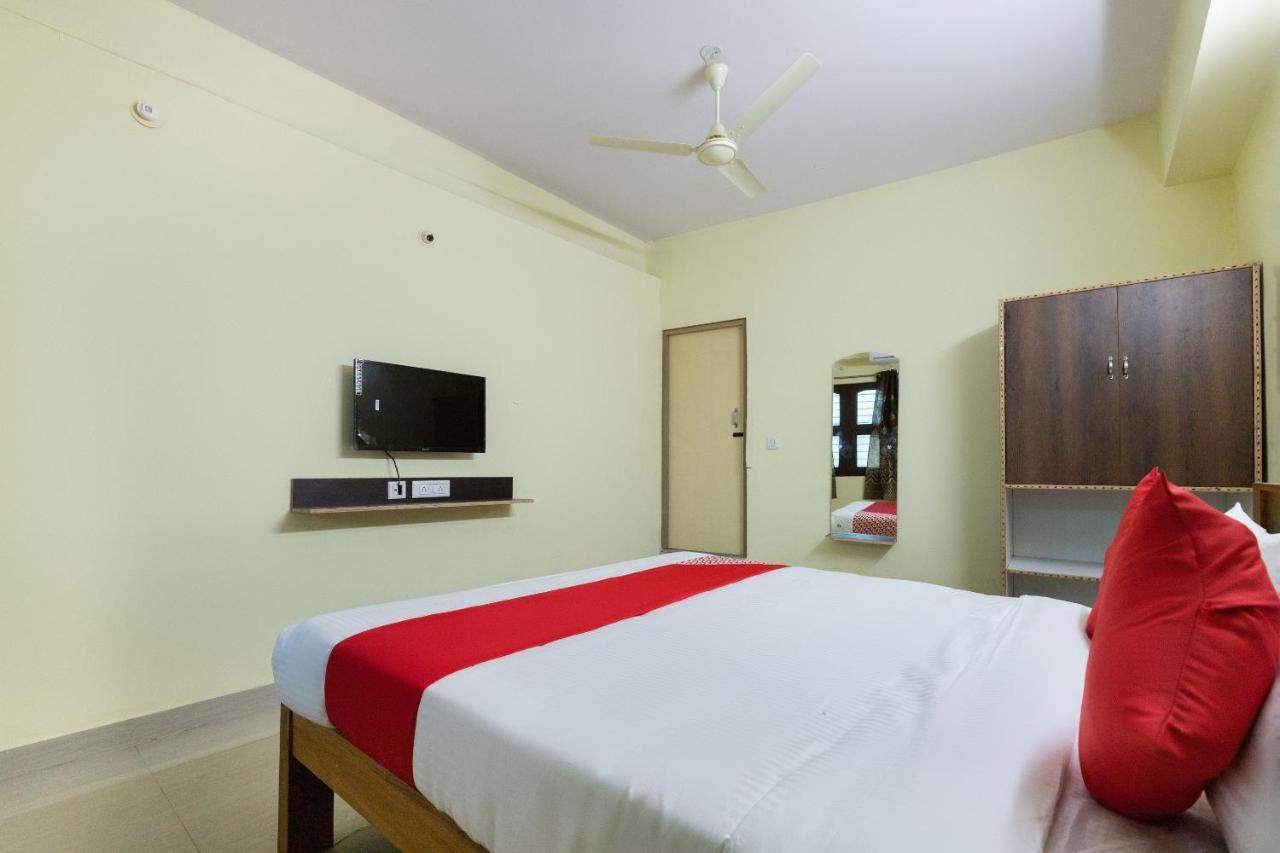 Oyo Kalpataru Lodge Hunsur Exterior photo